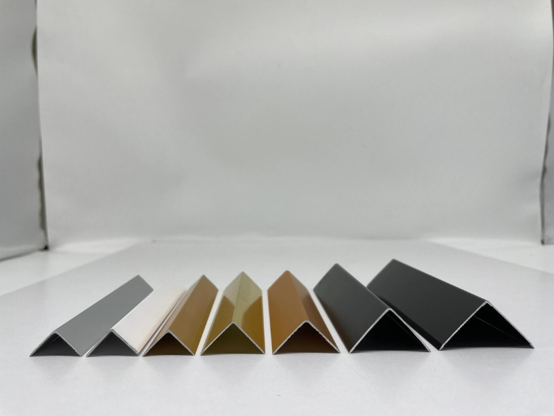 Aluminum L profile edge
